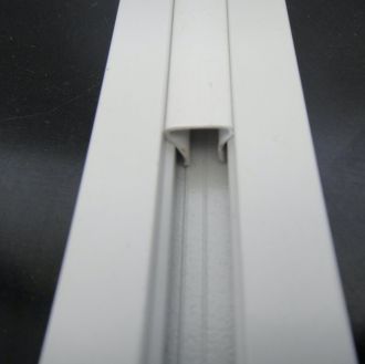 Aluminium omega wit inclusief pvc inlegbies 8x8x8 mm wit 3000 mm